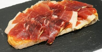 Pan con tomate